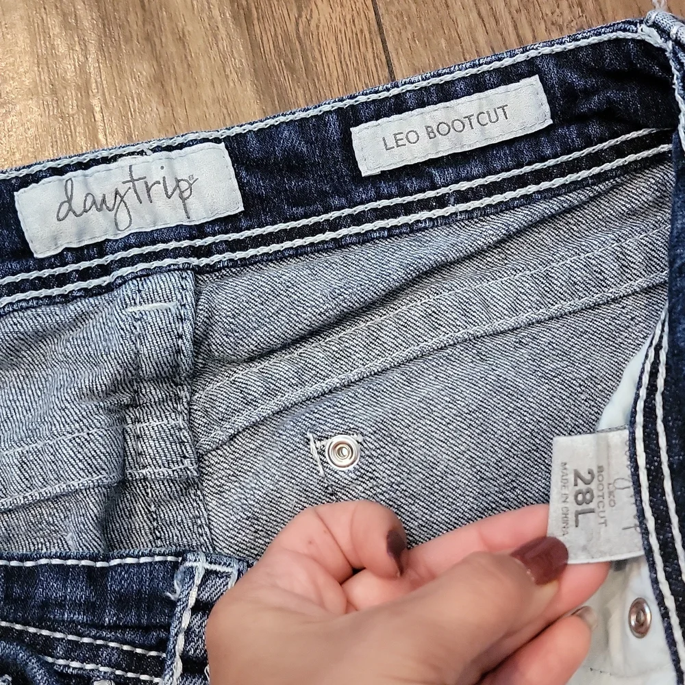 Day trip Leo bootcut 28x28 jeans - Picture 2 of 4